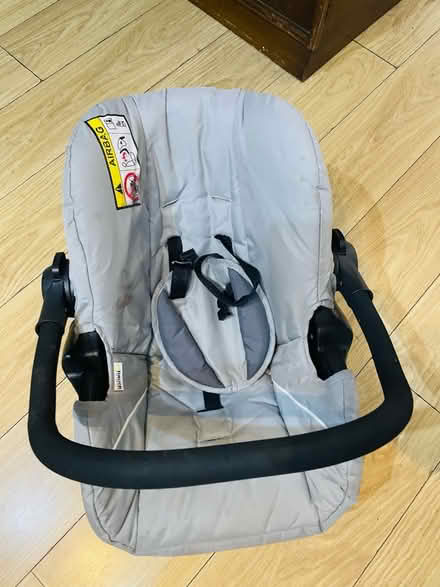 Photo of free Baby car seat (Se279) #2