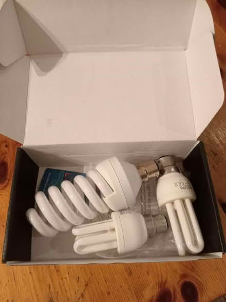 Photo of free 3 energy saving lightbulbs (Lower Morden SM4) #1
