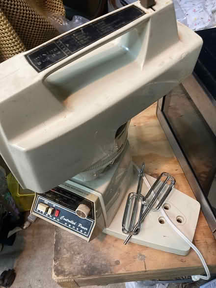 Photo of free Oster kitchen center mixing blender (Foothill Boulevard Cupertino) #1