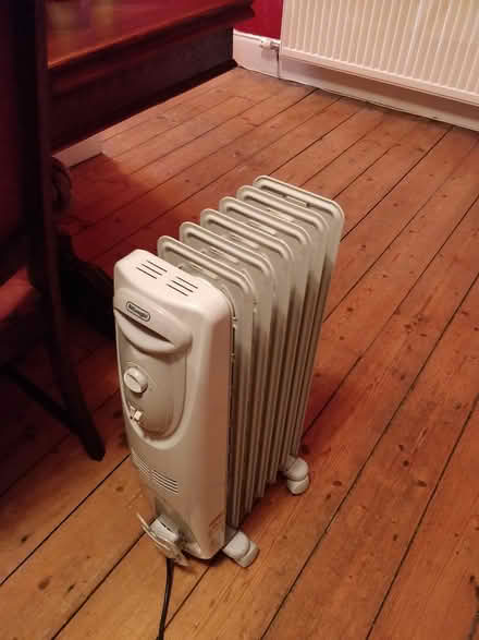 Photo of free delonghi radiator heater (whiteinch, G14) #1