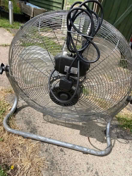 Photo of free Electric fan (Coleridge Ward CB1) #2
