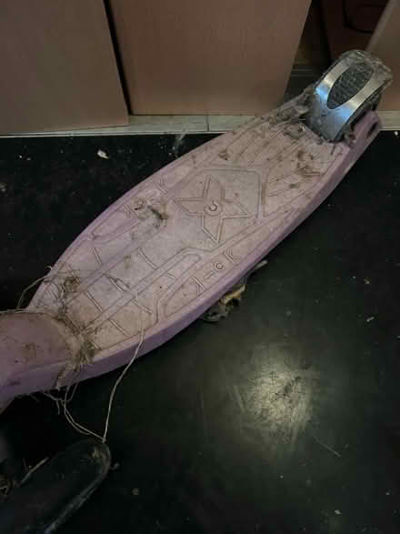 Photo of free Micro scooter for 8-10 year olds (Lambs Green RH12) #4