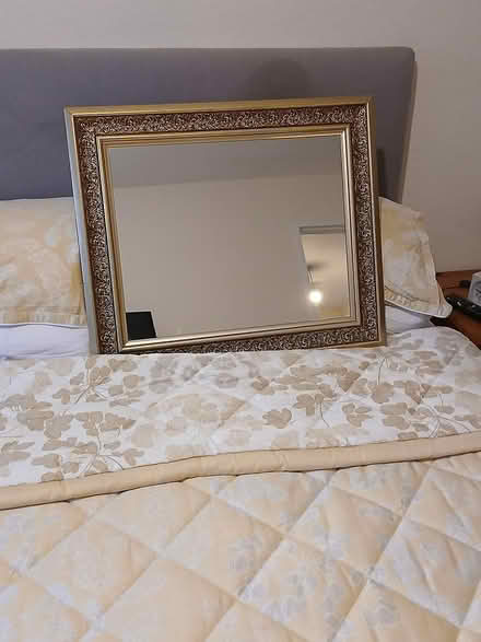Photo of free Medium size mirror (Hr1 3eq) #2
