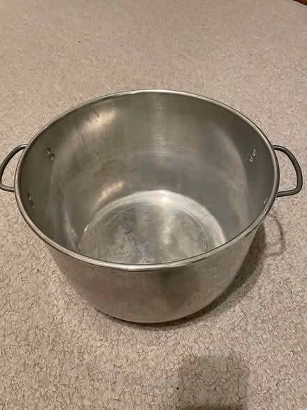 Photo of free Large pot (West Plano) #1