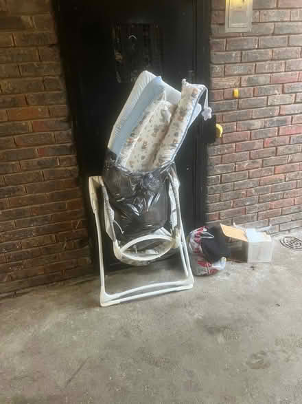 Photo of free Graco baby swing perfect condition (Somers Town NW1) #2