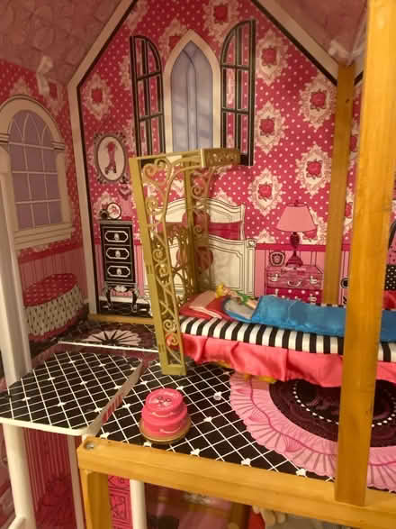 Photo of free Fabulous Dolls House (Finchley N3) #3