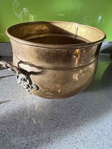 Photo of free Large copper cauldron - 9ins height (Hallatrow) #1