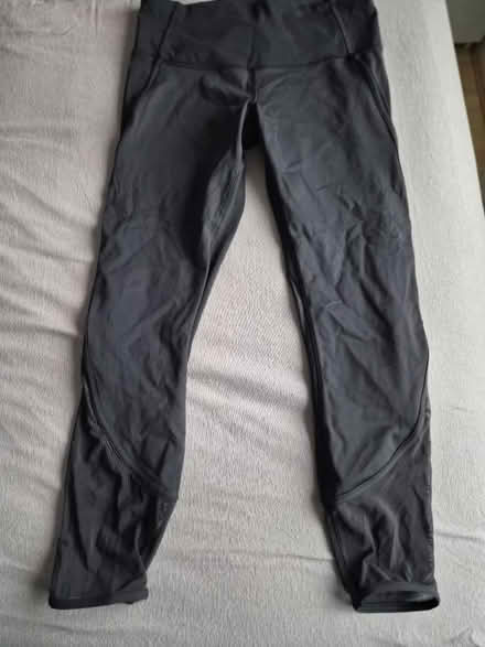 Photo of free Lulu melon 3/4 leggings UK size 8 (HA7) #2