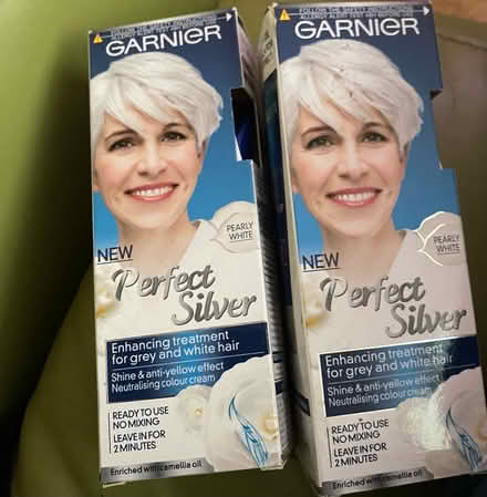 Photo of free Garnier Perfect Silver enhancing treatment for grey o white hair (Stockland Green B23) #3