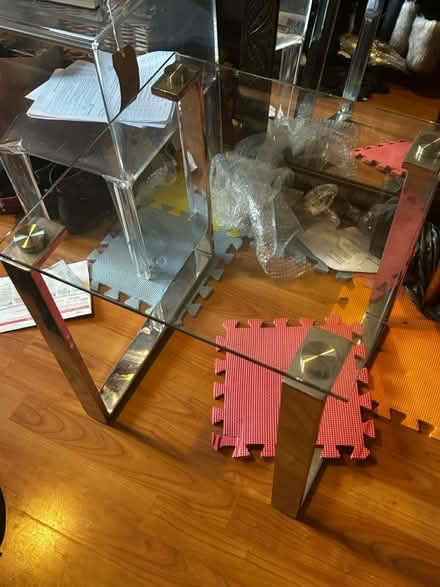 Photo of free Glass table (Thornton Heath CR7) #1