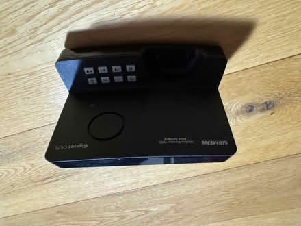 Photo of free Siemens Gigaset answer machine and 3 handsets (Cheadle Hulme SK8) #1
