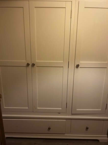 Photo of free White cupboard (Finsbury Park N4) #3