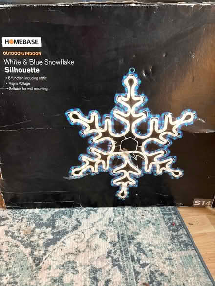 Photo of free White & blue snowflake (GU213) #2