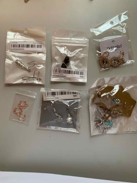 Photo of free Costume jewelry (Rogers park) #1