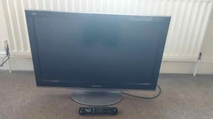 Photo of free Tv Panasonic 43 (BS39) #1