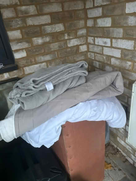 Photo of free Clean beddings (SM6 7AR) #1