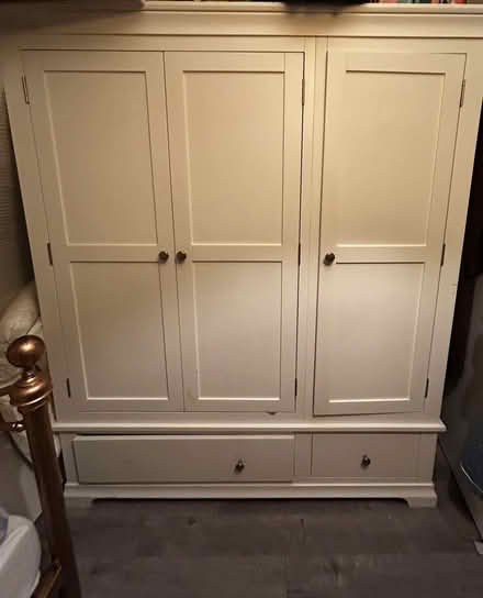 Photo of free White cupboard (Finsbury Park N4) #2