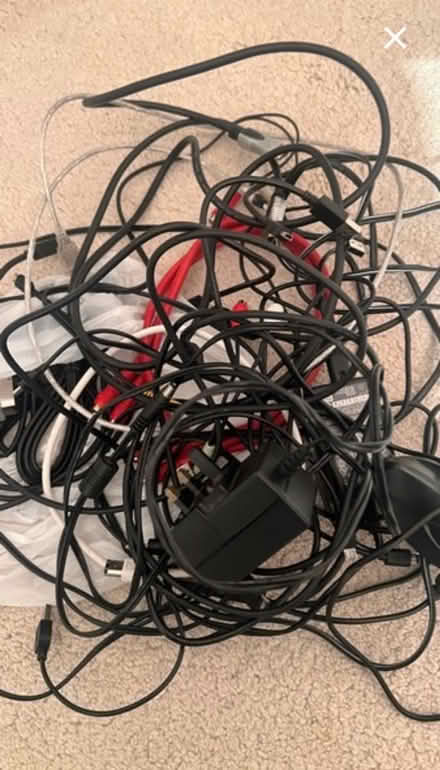 Photo of free Bag of wires/connectors (SW11) #1