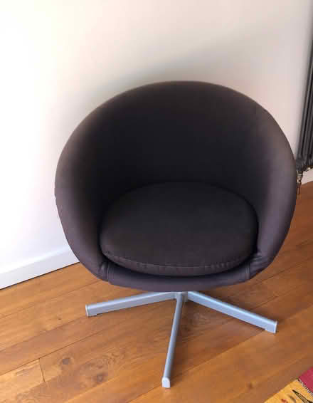 Photo of free Black swivel chairs (Ashurst Wood RH19) #3