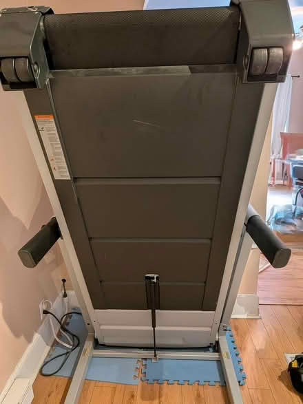 Photo of free Treadmill (Hull Quebec) #3