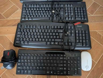 Photo of free Monitor 4 Keyboards & 2 x Mouse (Holland Park W11) #3