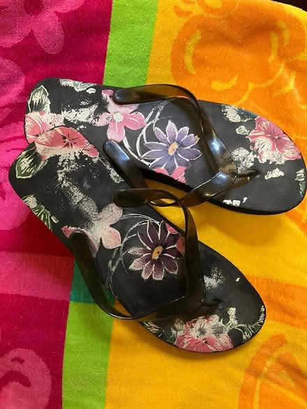 Photo of free beach towels & flip-flops (Fulton Street Station) #4