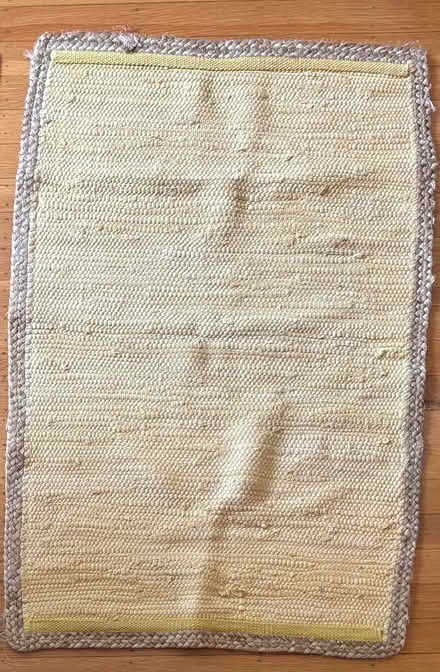 Photo of free Throw Rug | 2’ x 3’ (Marin) #1