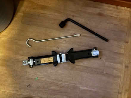 Photo of free Nissan Quashqi carjack (Heald Green SK8) #1