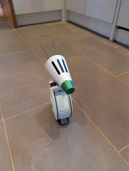 Photo of free DO Star wars droid (Berkhamsted HP4) #1