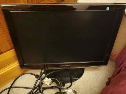 Photo of free Samsung flat screen computer monitor (Bathwick) (North Road) #1