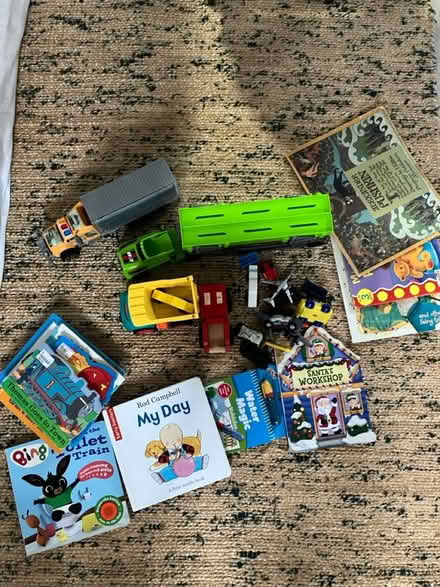 Photo of free Books and toys (OX11) #1