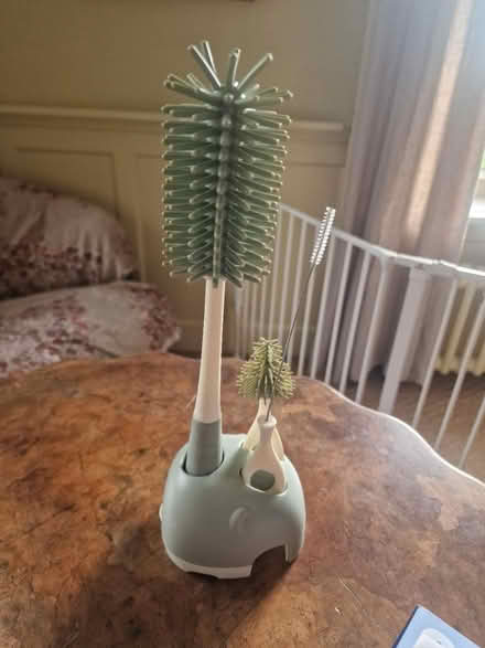 Photo of free Nappy mat, bottle brushes, harness (Didcot OX11) #2