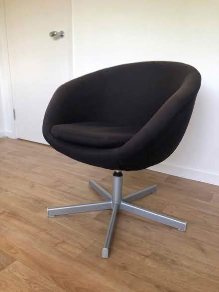 Photo of free Black swivel chairs (Ashurst Wood RH19) #1