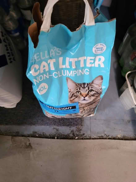 Photo of free Bag of cat litter (Figges Marsh CR4) #1