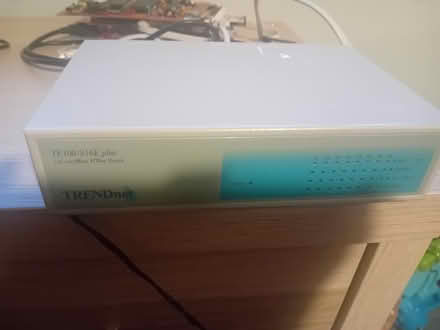 Photo of free Ethernet switch 100mbps (Ellington PE28) #1