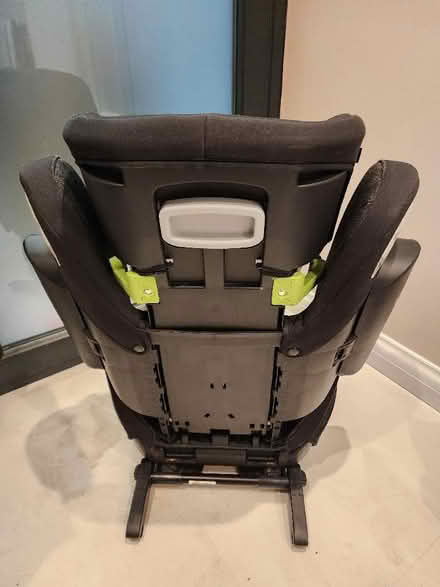 Photo of free 2 x Iso fix car seats (World's End RH15) #4