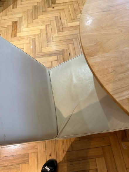 Photo of free Table round and 4 leather chairs (Enfield N13) #3