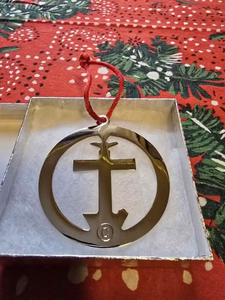 Photo of free Ultimate Peace Symbol Ornament (West 7th) #3
