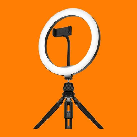 Photo of Ring lights (Rotherhithe SE16) #1