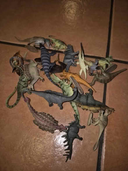Photo of free Toy dinosaurs (Harley Shute TN38) #2
