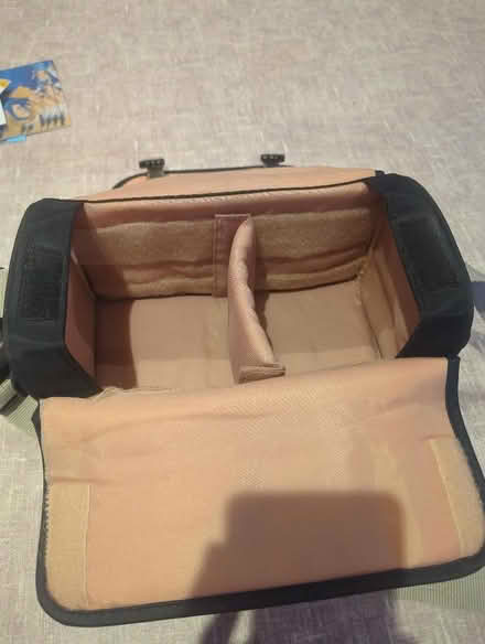Photo of free (Vintage!) video camera bag (Sevenoaks TN13) #2