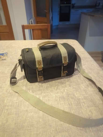 Photo of free (Vintage!) video camera bag (Sevenoaks TN13) #1