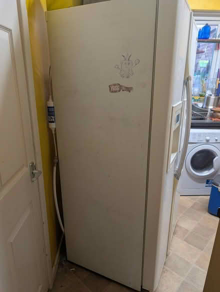 Photo of free American fridge freezer (Micklefield hp13 7je) #1