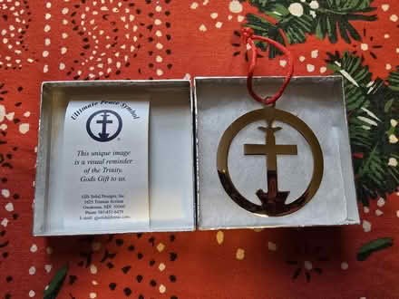 Photo of free Ultimate Peace Symbol Ornament (West 7th) #1