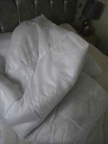 Photo of free King size duvet 13.5 tog (Princes End DY4) #1