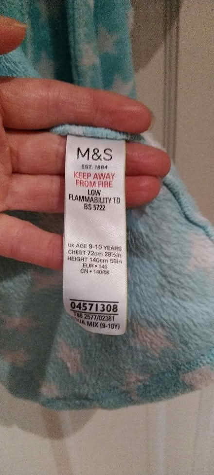 Photo of free Dressing gown age 9 to 10 (Kennington OX1) #3