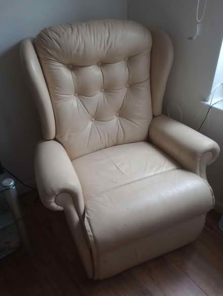 Photo of free Recliner chair (Abingdon Oxfordshire OX14) #1