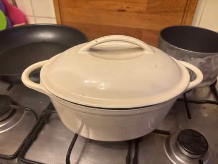 Photo of free Cream Dutch oven (Limehouse E1) #1