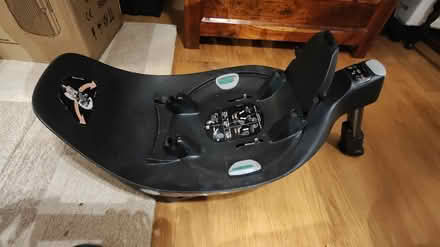 Photo of free Cybex car seat and base (TN37 7) #3