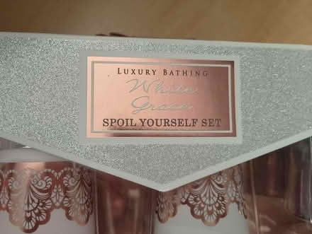 Photo of free White Grace body set (Princes Risborough HP27) #1